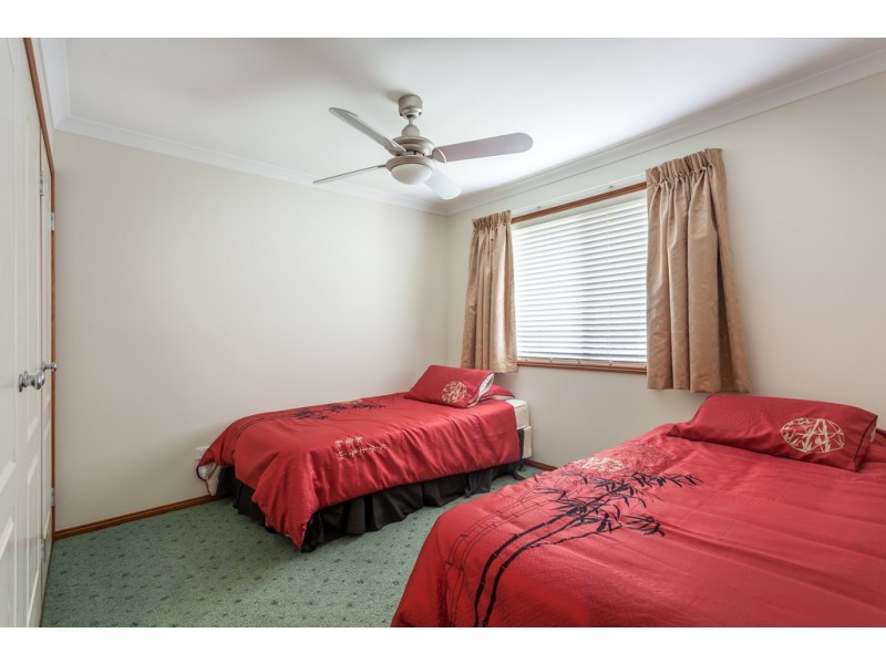 Unit 2/2 Garde Street, Centenary Heights QLD 4350
