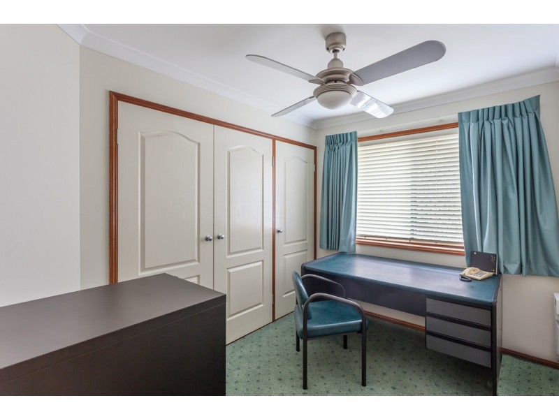 Unit 2/2 Garde Street, Centenary Heights QLD 4350