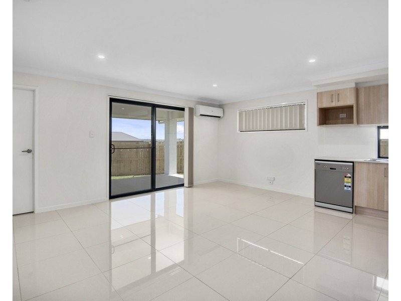 2/39 Magpie Drive, Cambooya QLD 4358