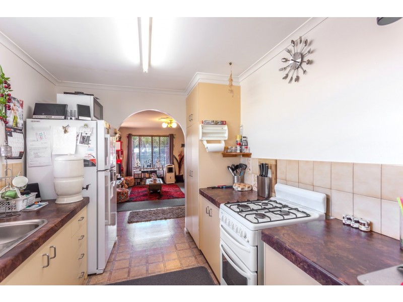 Unit 2/197 Tor Street, Wilsonton Heights QLD 4350