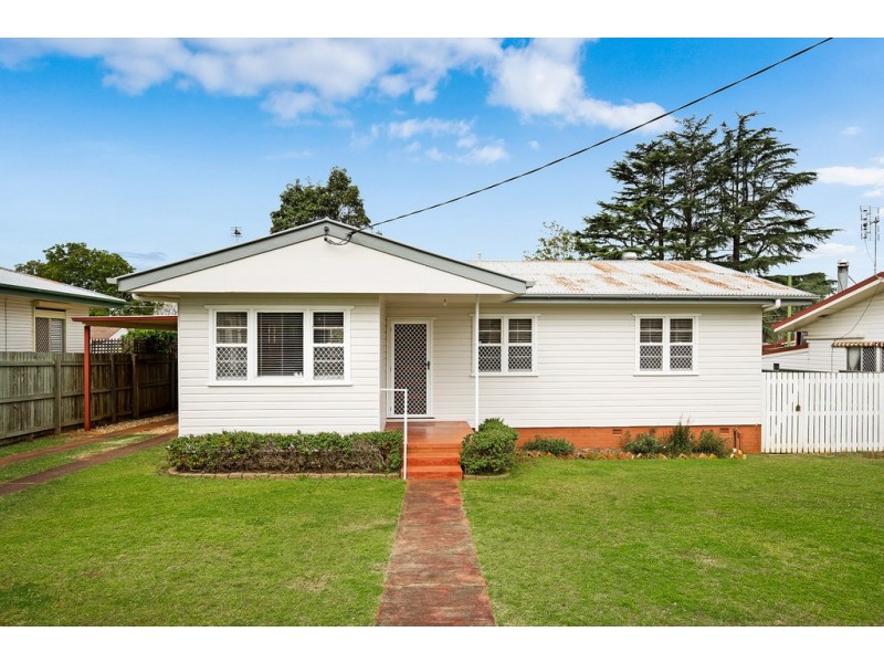 28 McCafferty Street, Wilsonton QLD 4350