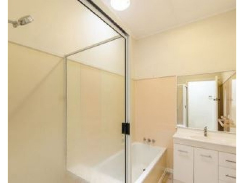 7A Garde Street, Centenary Heights QLD 4350