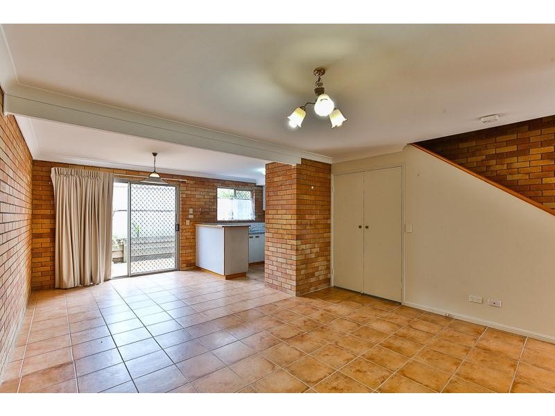 6 Cortess Street, Kearneys Spring QLD 4350