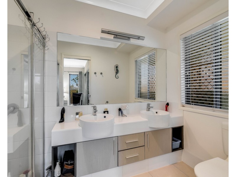 9 Woodville Court, Wyreema QLD 4352