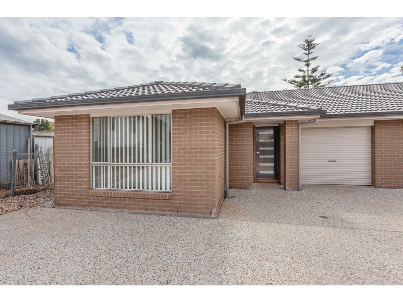 2/1a Weetwood Street, Newtown QLD 4350
