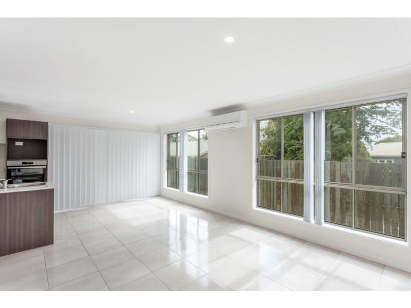 2/1a Weetwood Street, Newtown QLD 4350
