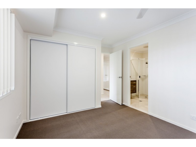 2/1a Weetwood Street, Newtown QLD 4350