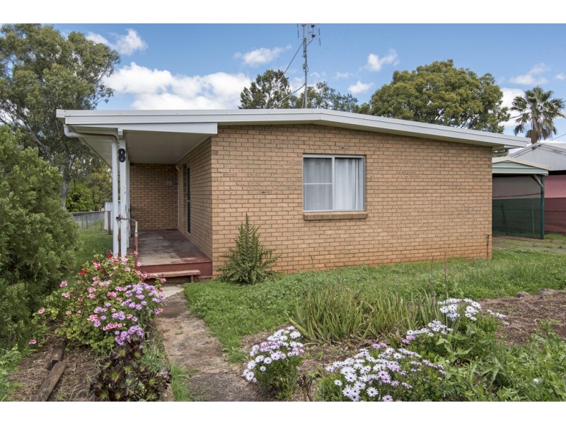 8 Harriet Street, Kingsthorpe QLD 4400