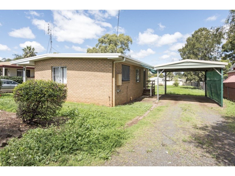 8 Harriet Street, Kingsthorpe QLD 4400