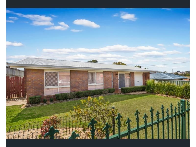 13 Kratzmann Court, Kearneys Spring QLD 4350