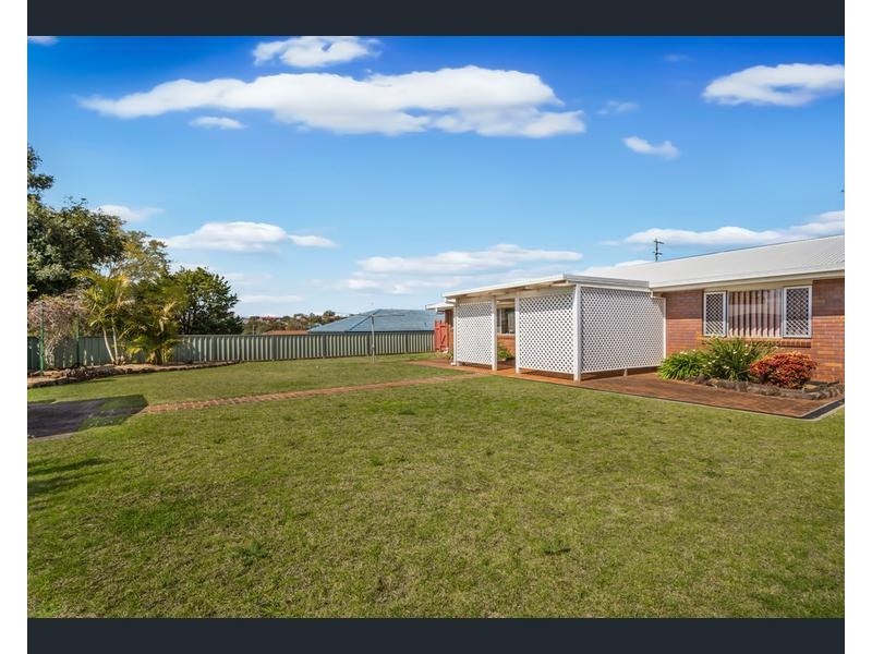 13 Kratzmann Court, Kearneys Spring QLD 4350