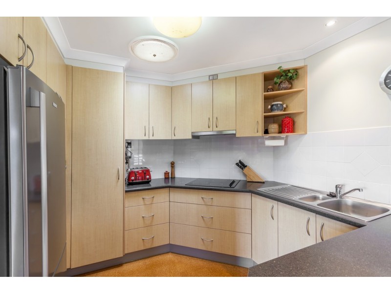 Unit 1/2 Garde Street, Centenary Heights QLD 4350