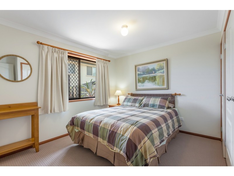 Unit 1/2 Garde Street, Centenary Heights QLD 4350