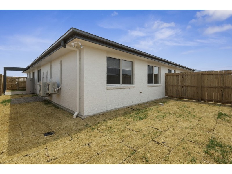 1/74 Sanctuary Drive, Cranley QLD 4350