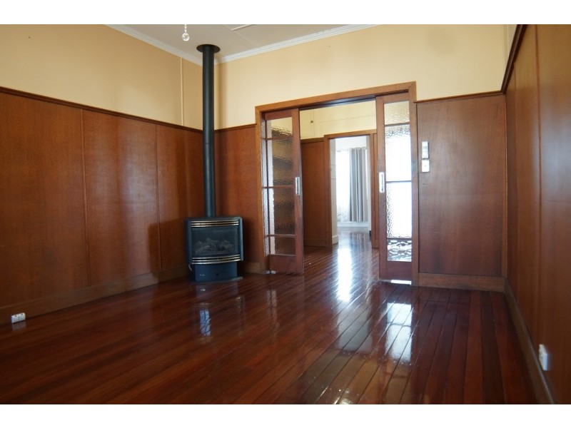 18 Seaton Street, South Toowoomba QLD 4350