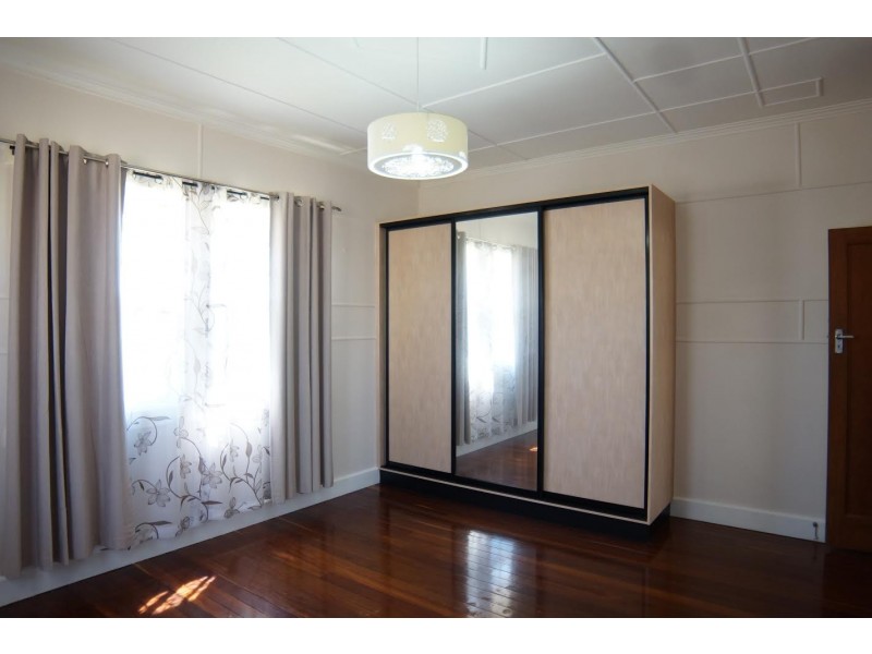 18 Seaton Street, South Toowoomba QLD 4350