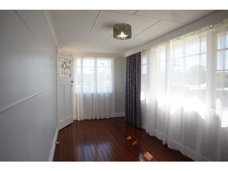 18 Seaton Street, South Toowoomba QLD 4350