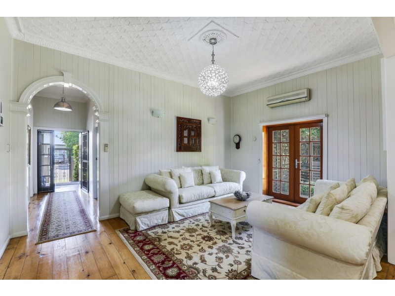 10 Argyle Street, East Toowoomba QLD 4350