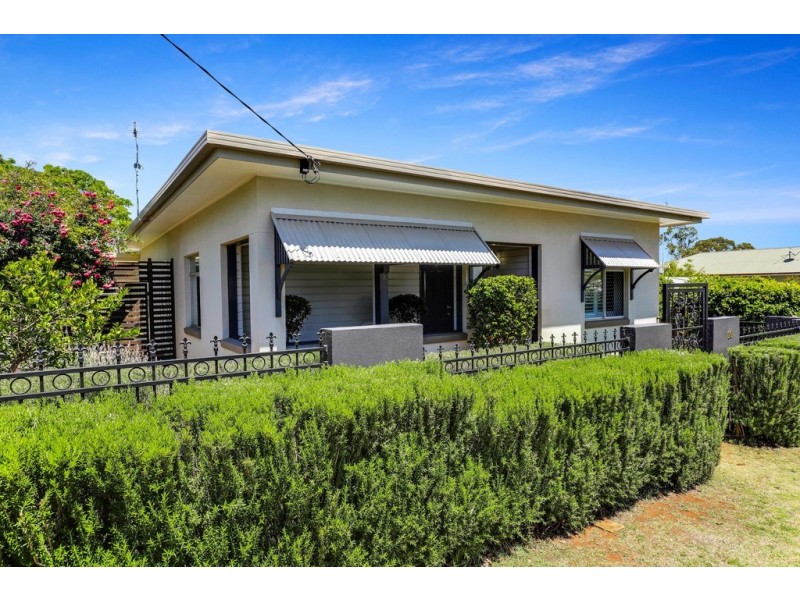 10 Argyle Street, East Toowoomba QLD 4350