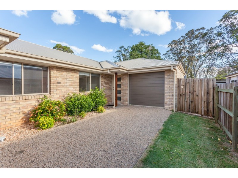 2/12 Sanctuary Drive, Cranley QLD 4350