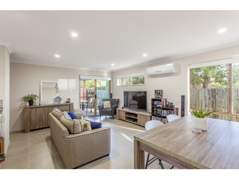2/12 Sanctuary Drive, Cranley QLD 4350