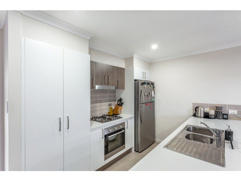 2/12 Sanctuary Drive, Cranley QLD 4350