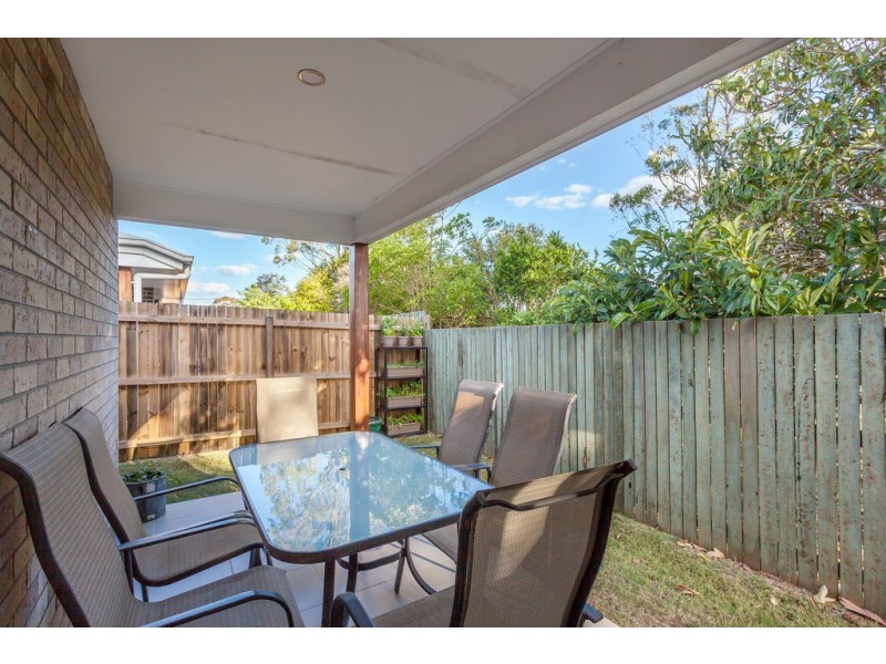2/12 Sanctuary Drive, Cranley QLD 4350