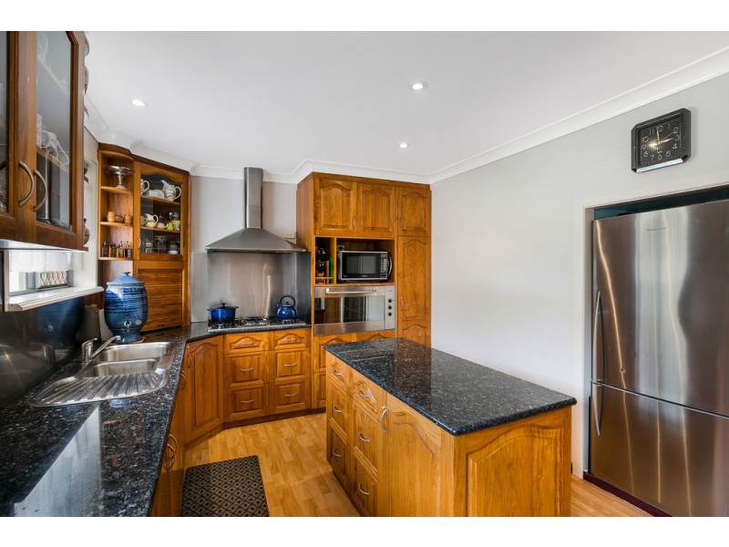 8 Camden Street, Harristown QLD 4350