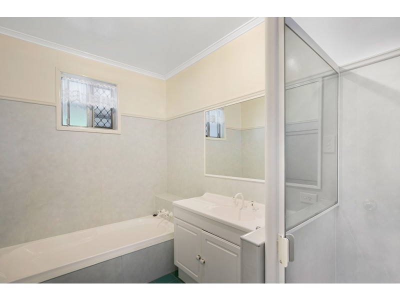 8 Camden Street, Harristown QLD 4350