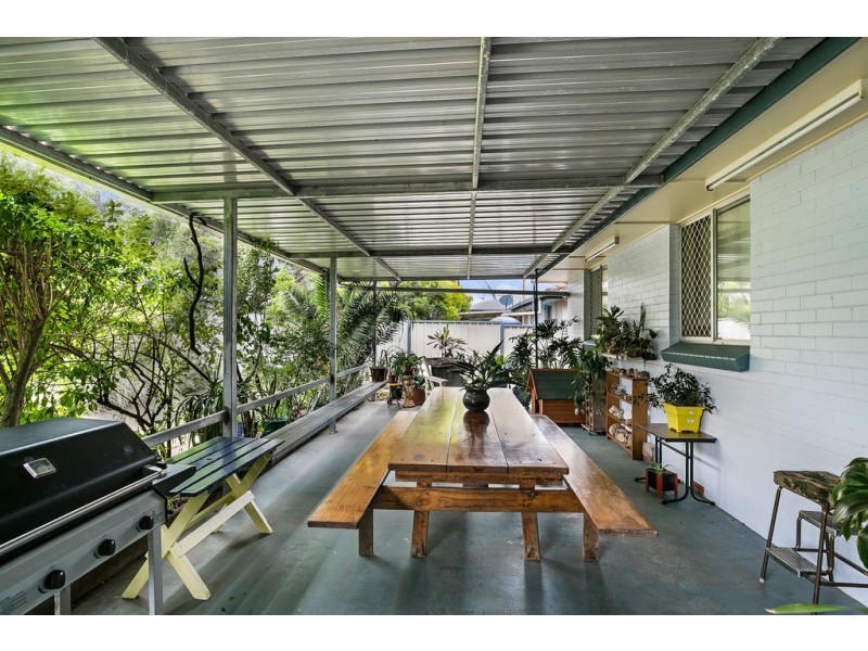 8 Camden Street, Harristown QLD 4350