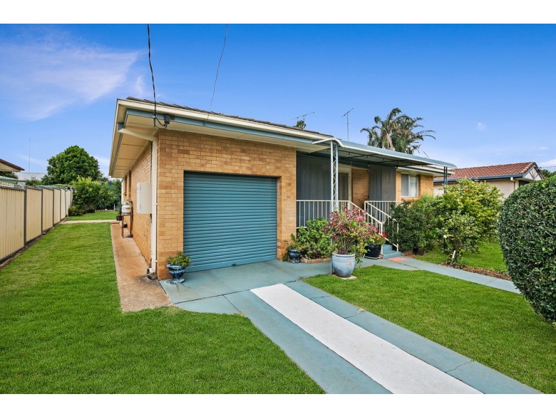 8 Camden Street, Harristown QLD 4350