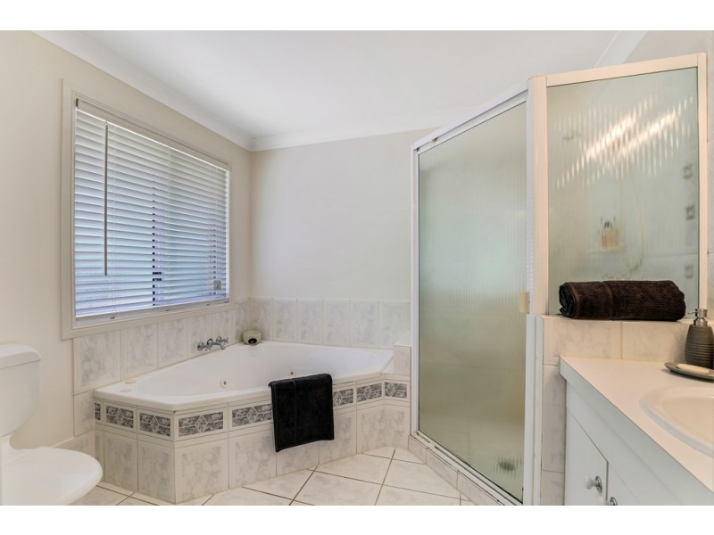 5 General Gordon Court, Cotswold Hills QLD 4350