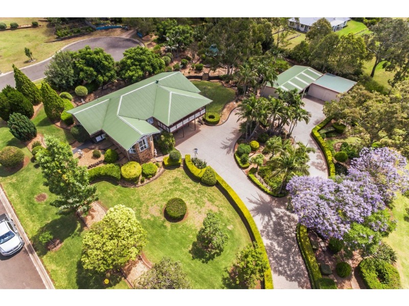 5 General Gordon Court, Cotswold Hills QLD 4350