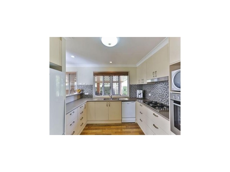 31 Broadfoot Street, Kearneys Spring QLD 4350