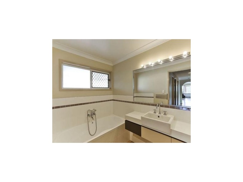 31 Broadfoot Street, Kearneys Spring QLD 4350