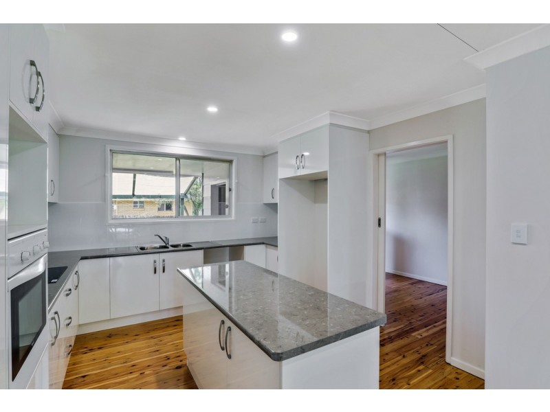 4 Boyett Street, Centenary Heights QLD 4350