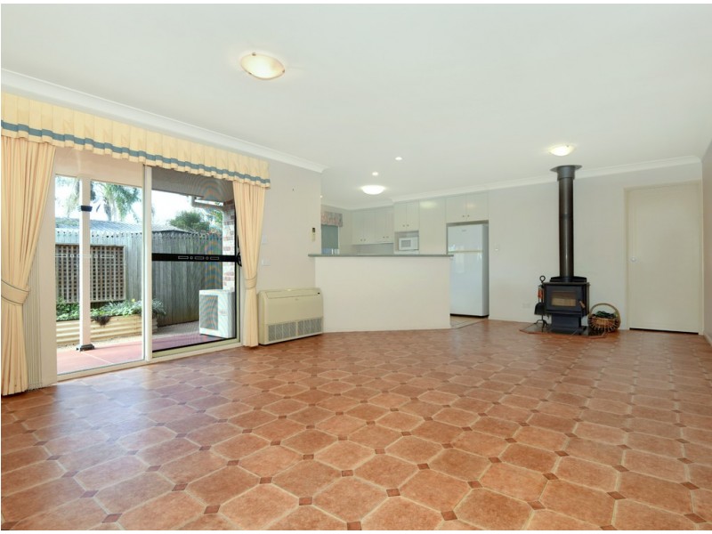 Unit 2/44 Hunter Street, Centenary Heights QLD 4350