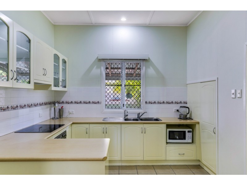 8 Leonard Street, East Toowoomba QLD 4350