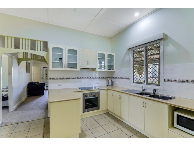 8 Leonard Street, East Toowoomba QLD 4350