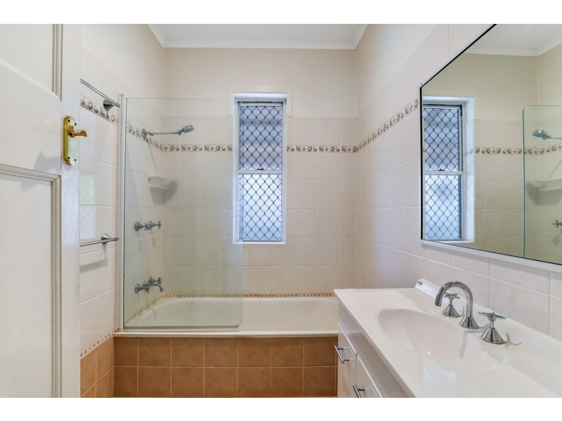 8 Leonard Street, East Toowoomba QLD 4350