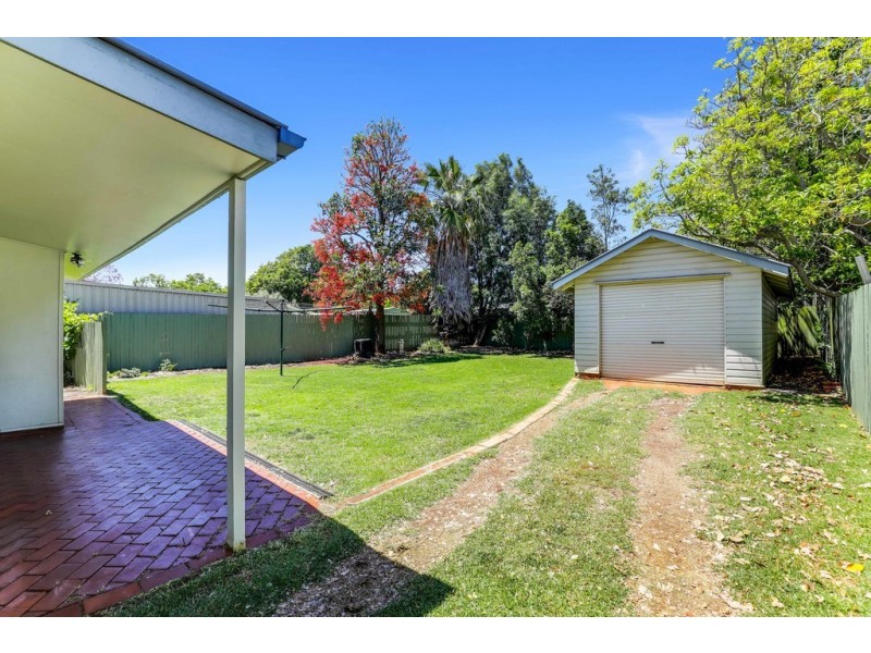 8 Leonard Street, East Toowoomba QLD 4350