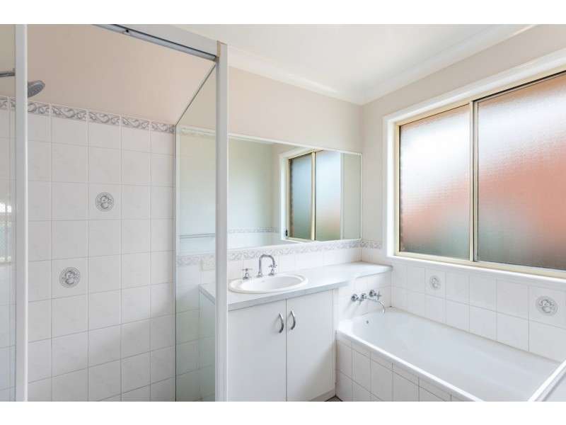 19 Bottlebrush Court, Glenvale QLD 4350