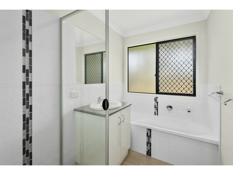 2/11 Lexi Street, Glenvale QLD 4350