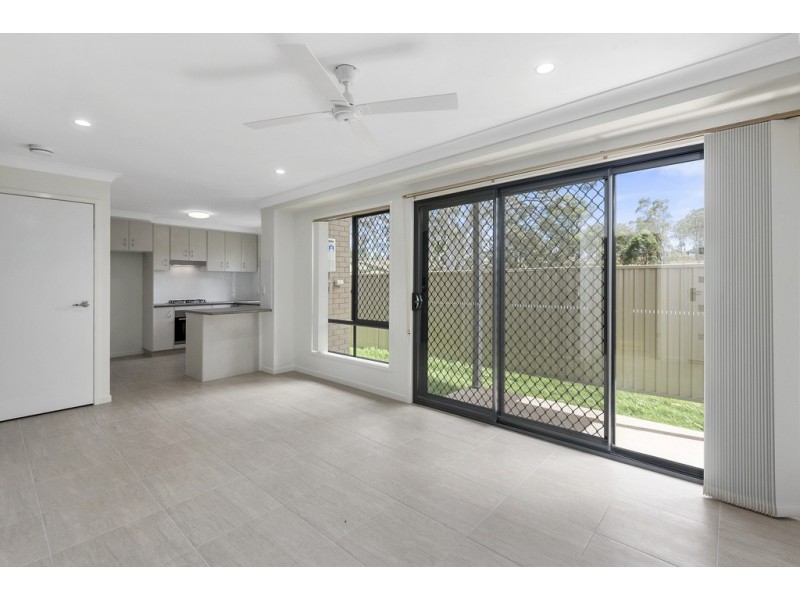2/11 Lexi Street, Glenvale QLD 4350