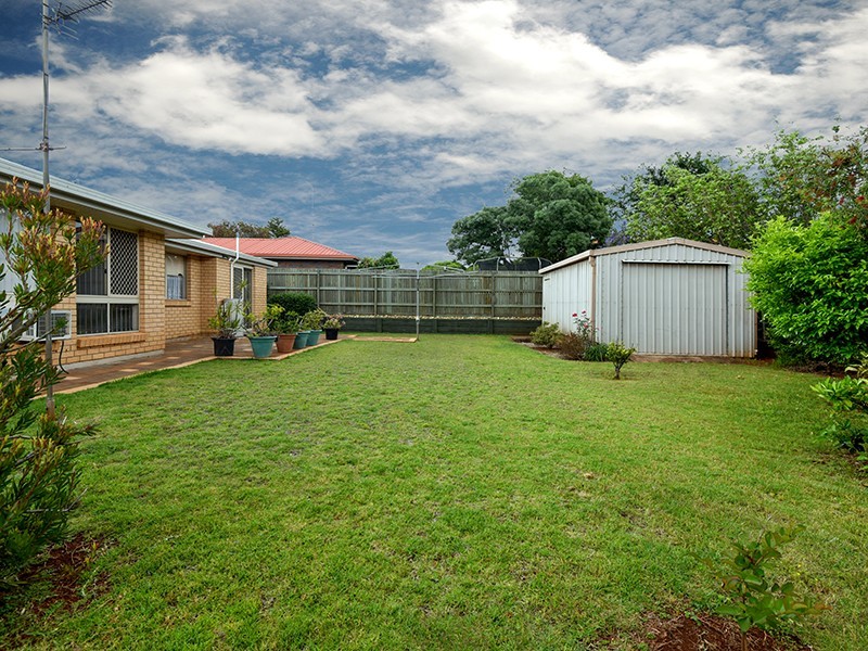 31 Riethmuller Street, Kearneys Spring QLD 4350
