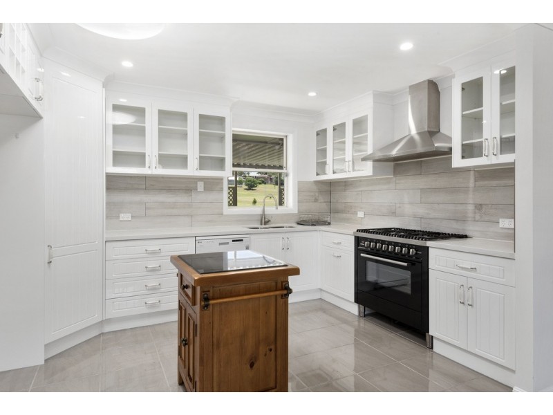 27 Teesdale Avenue, Newtown QLD 4350