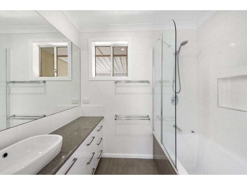 27 Teesdale Avenue, Newtown QLD 4350