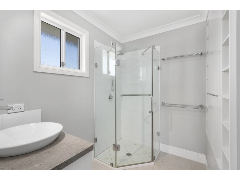 27 Teesdale Avenue, Newtown QLD 4350