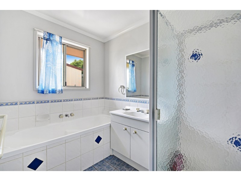 11 Batch Court, Harristown QLD 4350