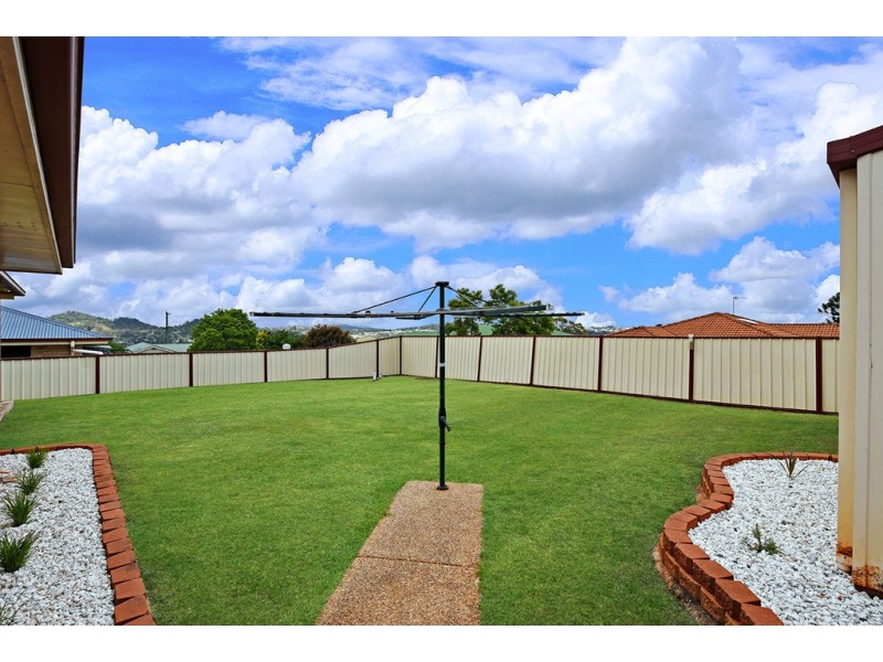 11 Batch Court, Harristown QLD 4350